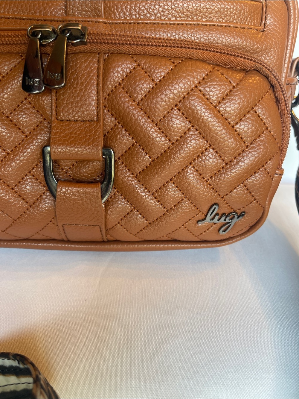 Lug Crossbody - Picture 5 of 6
